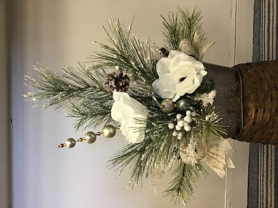 SILK CHRISTMAS ARRANGEMENT 3