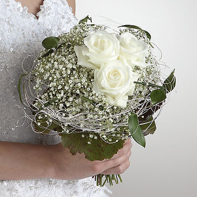 Roses and Baby&#039;s Breath Bouquet
